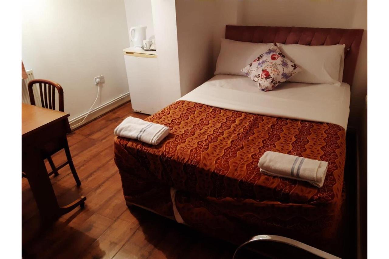 Standard Double Room with Shared Bathroom